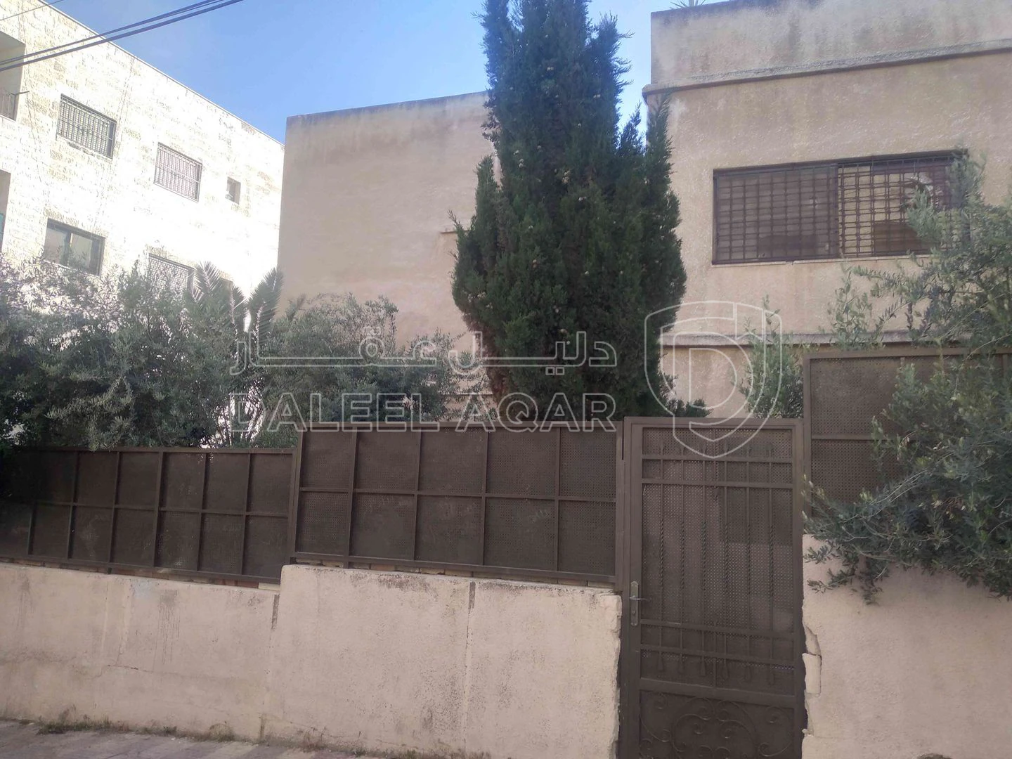 فيلا/منزل في صويلح الحي الشرقي مقابل كازيه توتال دخله مطعم الحناين شارع محمد اسماعيل العطيات - 160,000 دأ - صورة 1