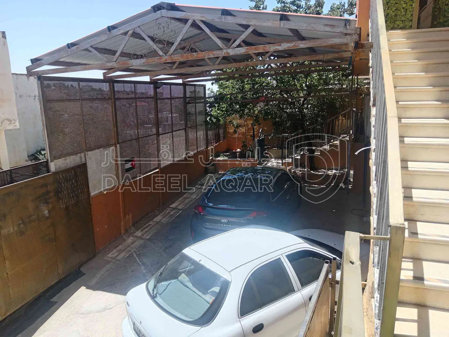 فيلا/منزل في السلط السلالم قرب مدرسة فاطمة الزهراء منزل رقم ٧ - 145,000 دأ - صورة 1