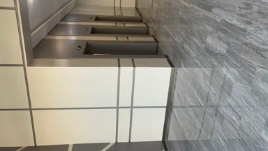 مكتب/تجاري في وادي صقرة، مقابل البنك العربي - 167,700 دأ - صورة NaN