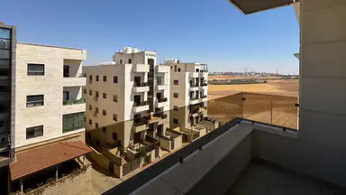 شقة -  موقع مميز في منطقة قريبة من الأسواق وشارع المطار - 112000 دأ
