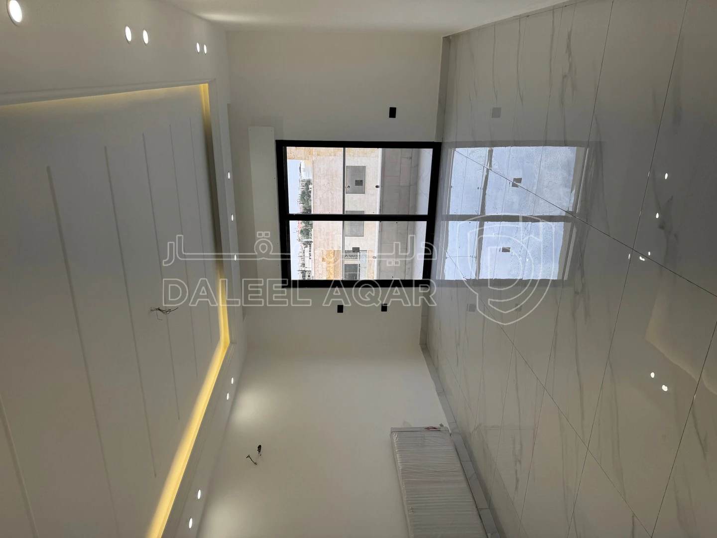 شقة في البنيات - طريق المطار - 125,000 دأ - صورة 1