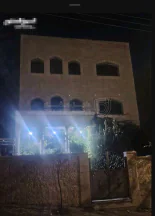 مبنى في عمان القويسمة ام نوارة عند مدرسة ام نوارة الباب الخلفي امامه في ضغط عالي بتدخل بتلاقي العمارة رقم 4 شارع تل الزعفران - 170,000 دأ - صورة NaN