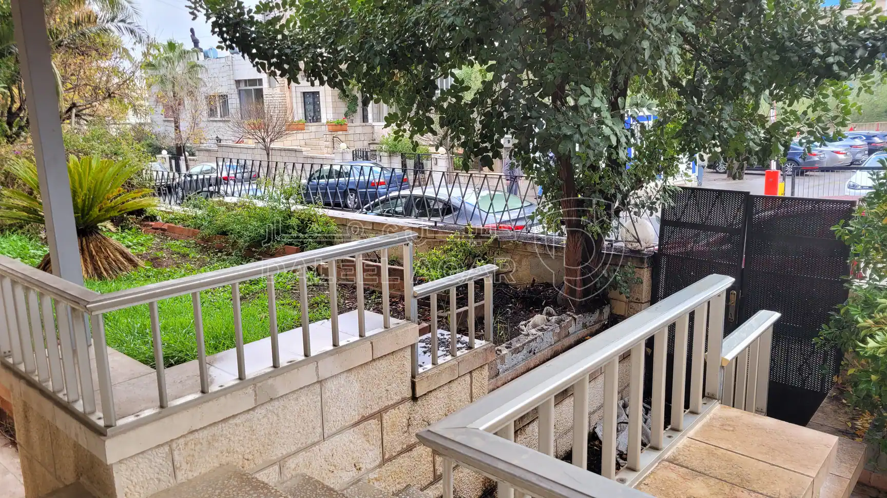 فيلا/منزل في مثقال الفايز - 600,000 دأ - صورة 1
