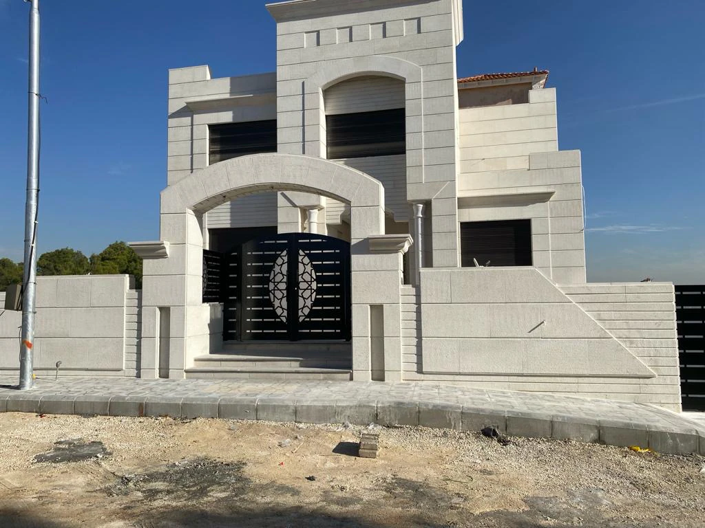 فيلا/منزل في طريق مرج الحمام البحر الميت.  مقابل كازيه السلام  - 525,000 دأ - صورة 1