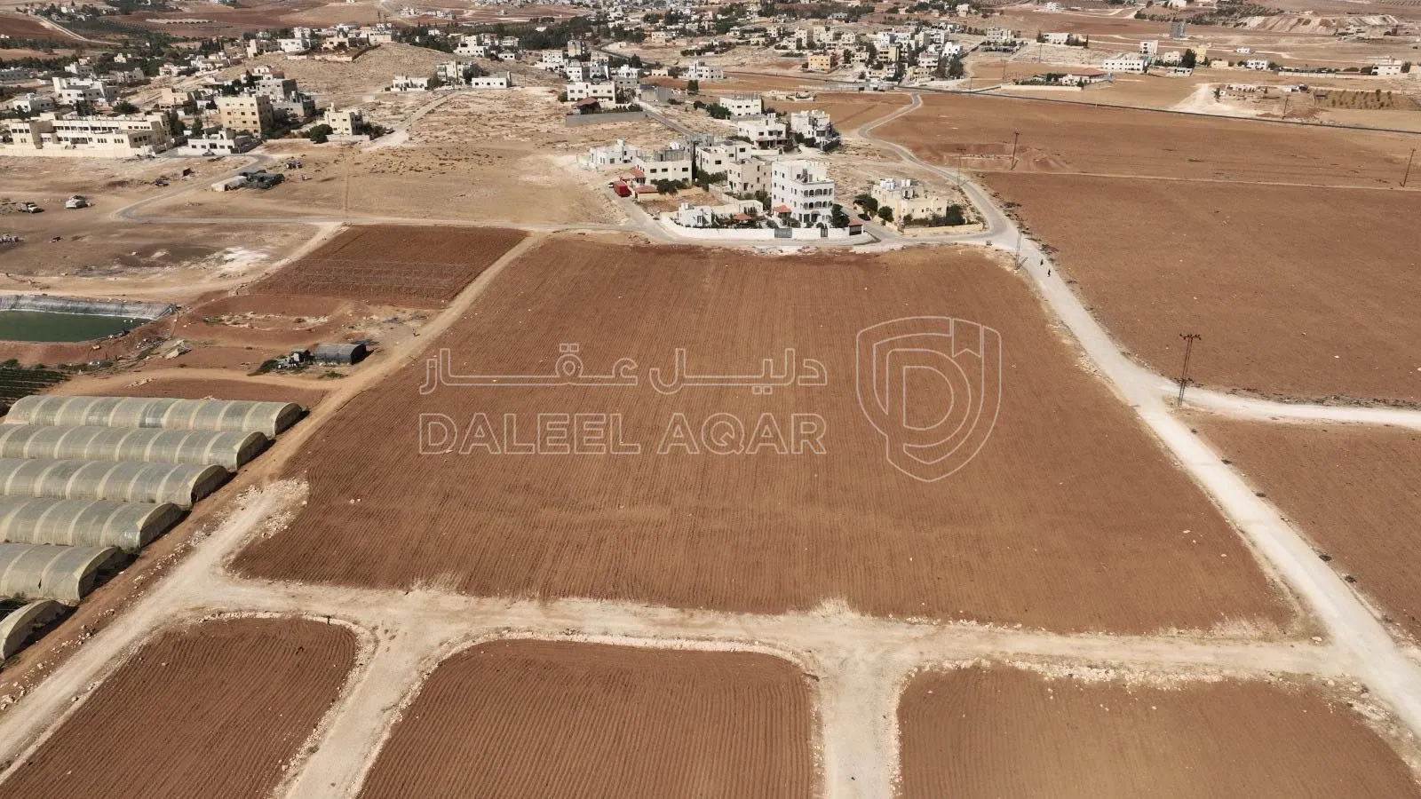 أرض في عمان خلف جامعة الشرق الأوسط طريق المطار  - 35,000 دأ - صورة 1