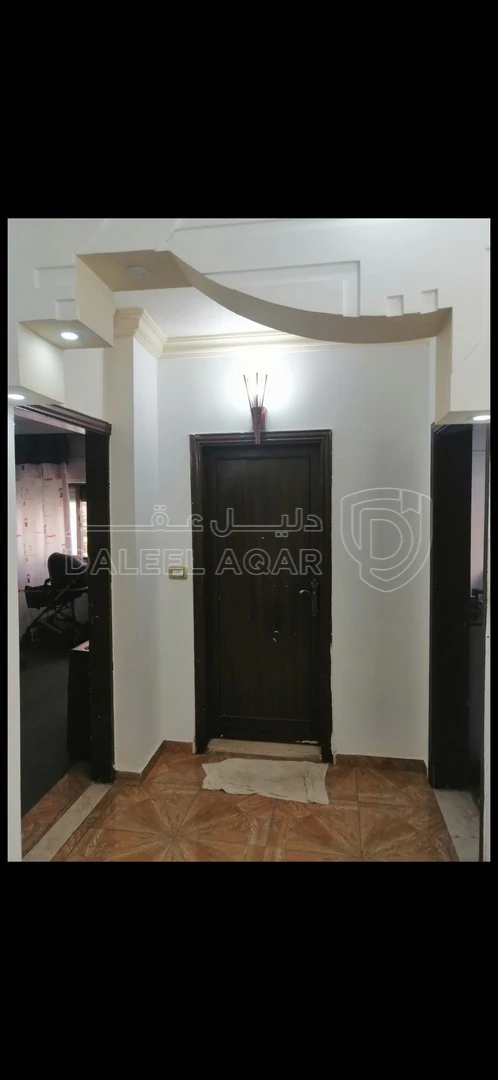 شقة في شارع الفاروق - 28,000 دأ - صورة 1