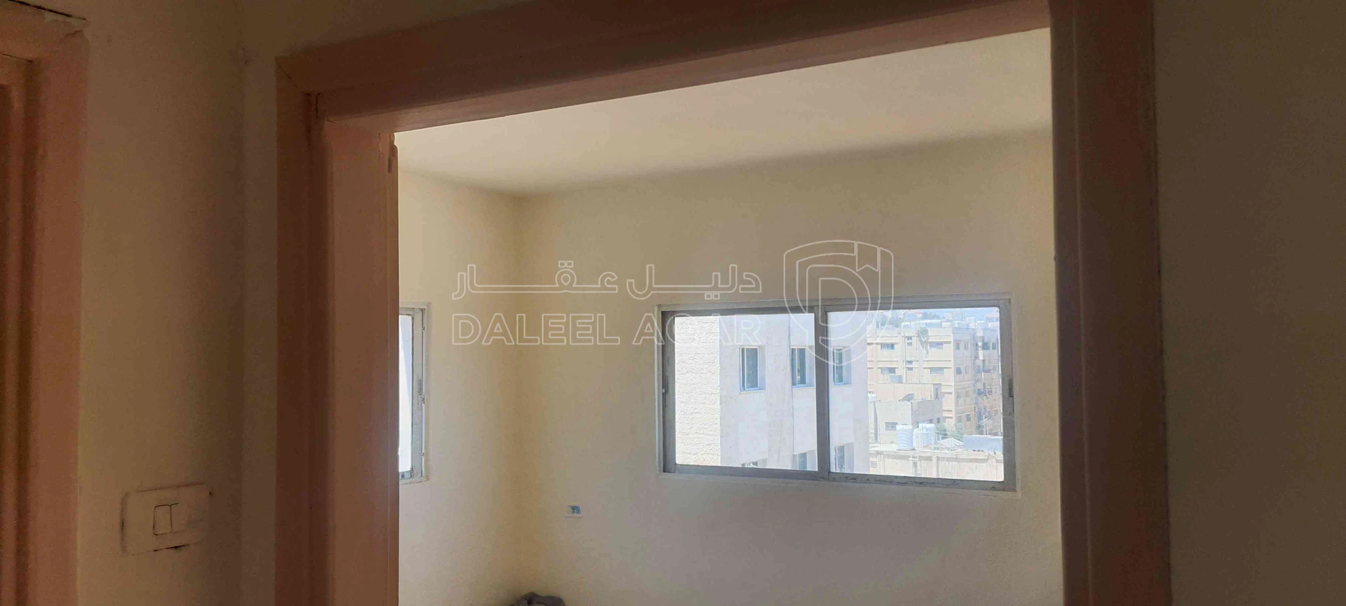 شقة في اربد خلف الضمان الاجتماعي - 9,500 دأ - صورة 1