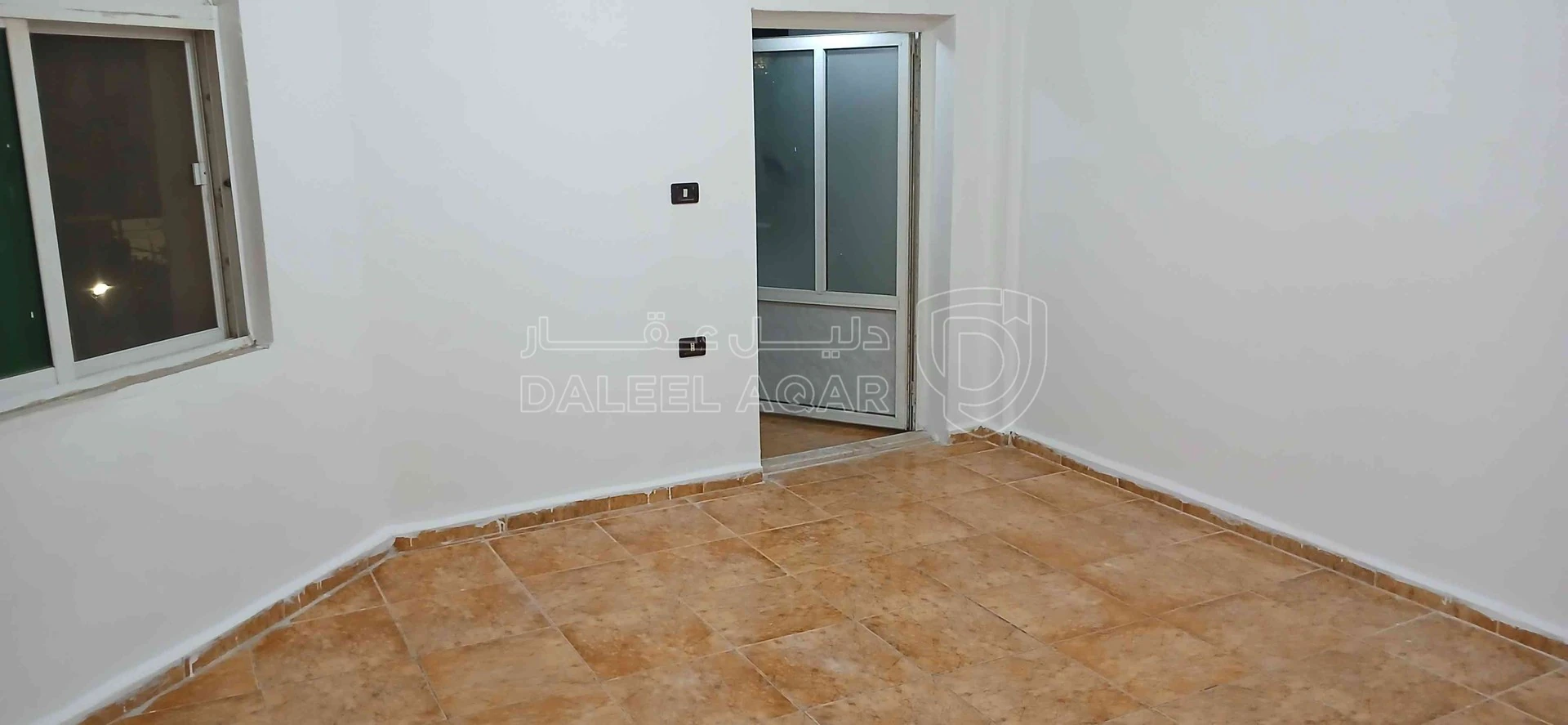 شقة في المرج بالقرب من دوار الإسكان  - 25,000 دأ - صورة 1