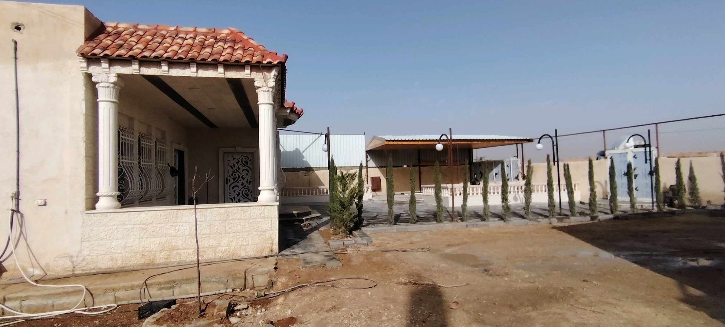 مبنى في الموقر الزميلات  - 100,000 دأ - صورة 1