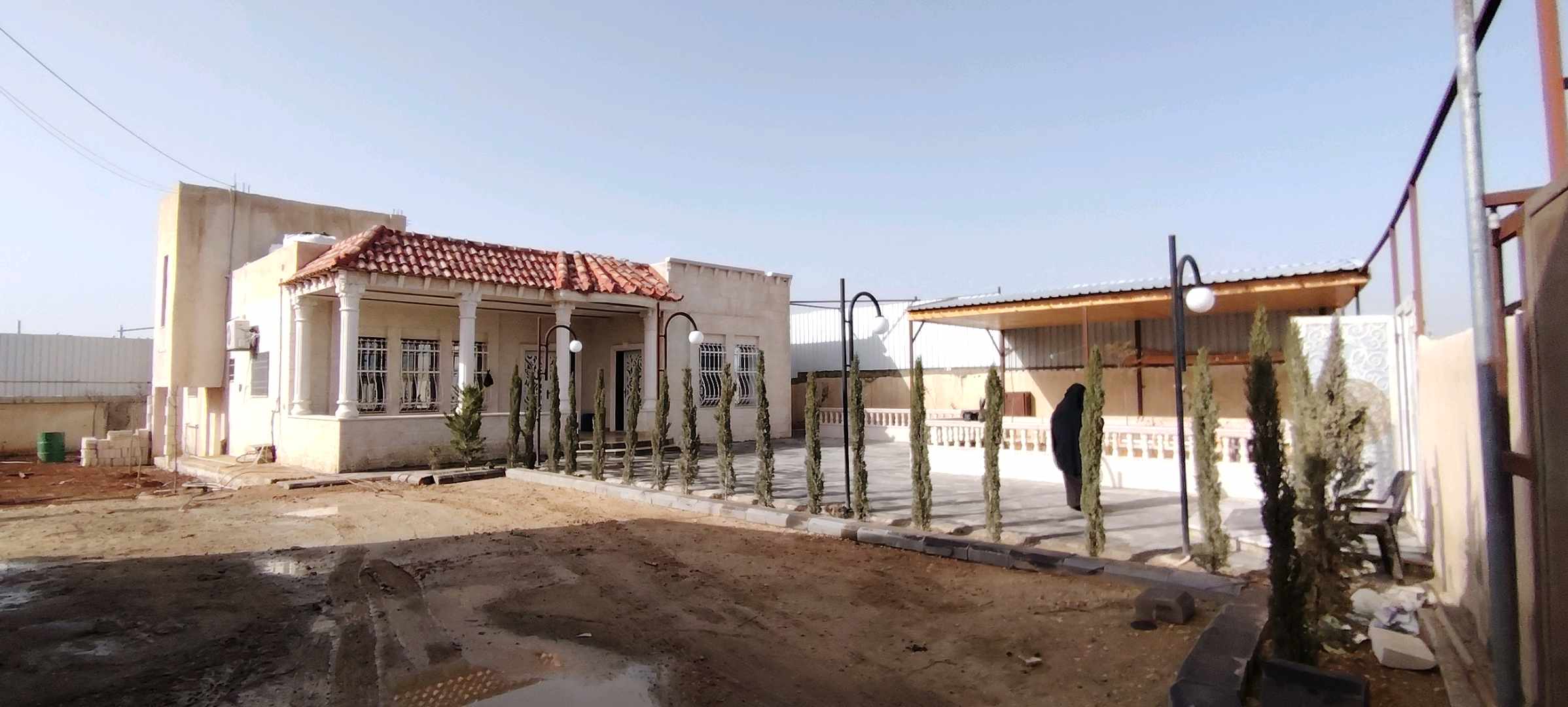 مبنى في الموقر الزميلات  - 100,000 دأ - صورة 1