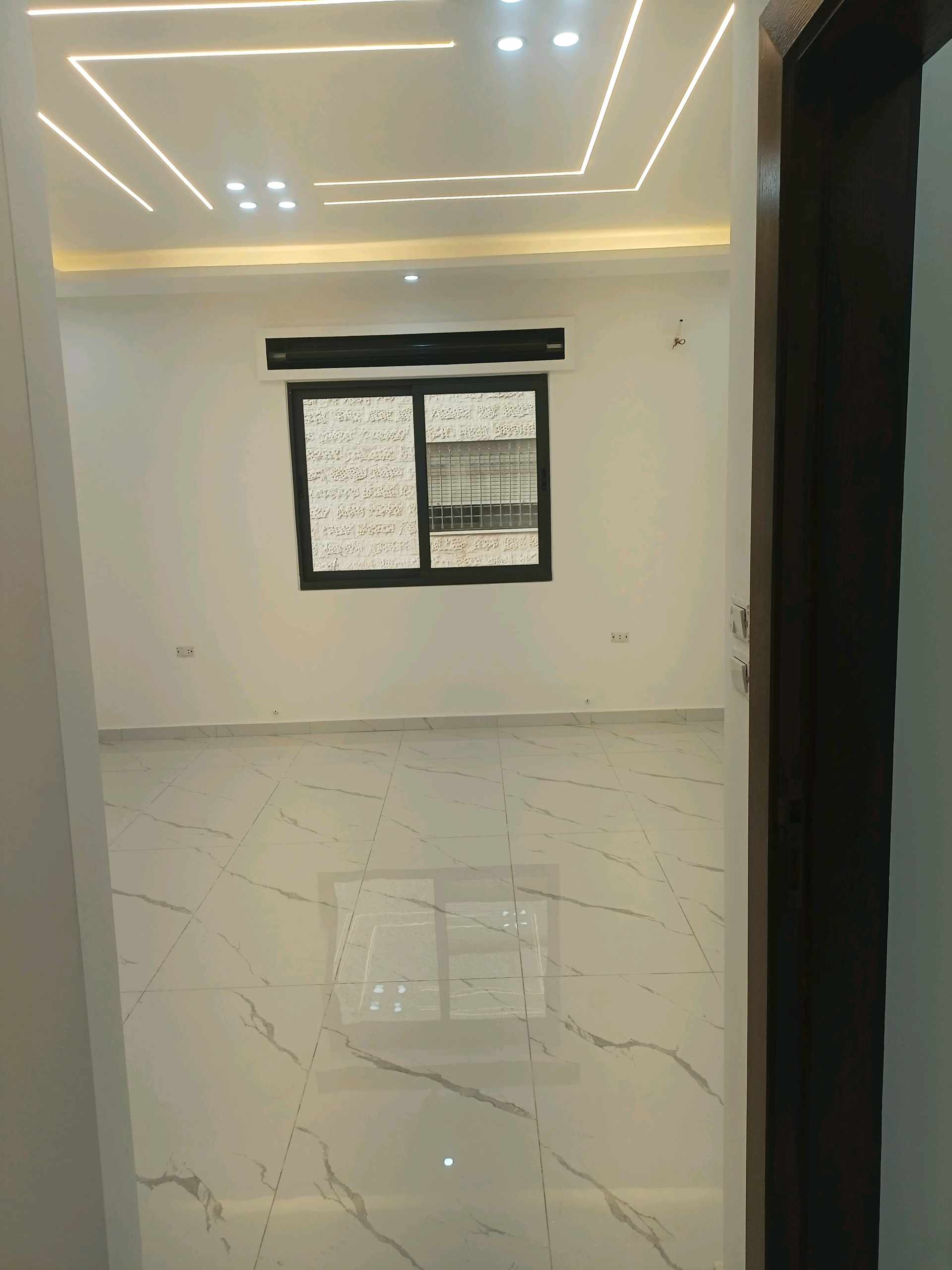 شقة في عمان ضاحية الحج حسن حي الروضه  - 105,000 دأ - صورة 1