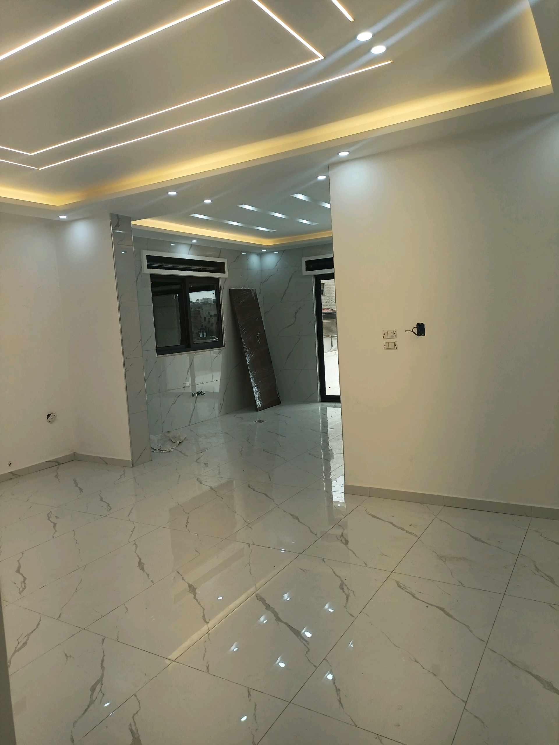 شقة في عمان ضاحية الحج حسن حي الروضه  - 105,000 دأ - صورة 1