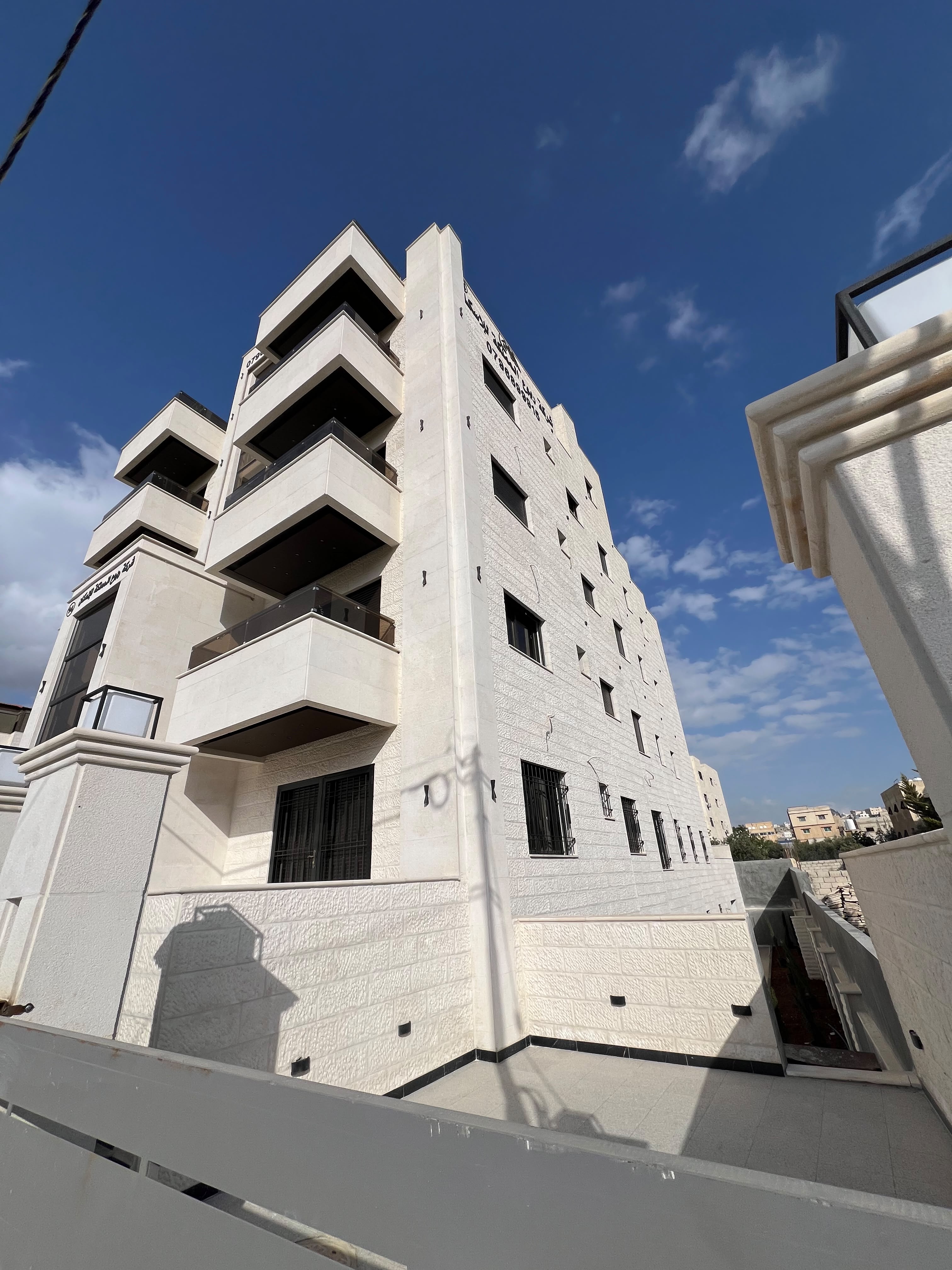 شقة في عمان - البنيات  - 84,000 دأ - صورة 1