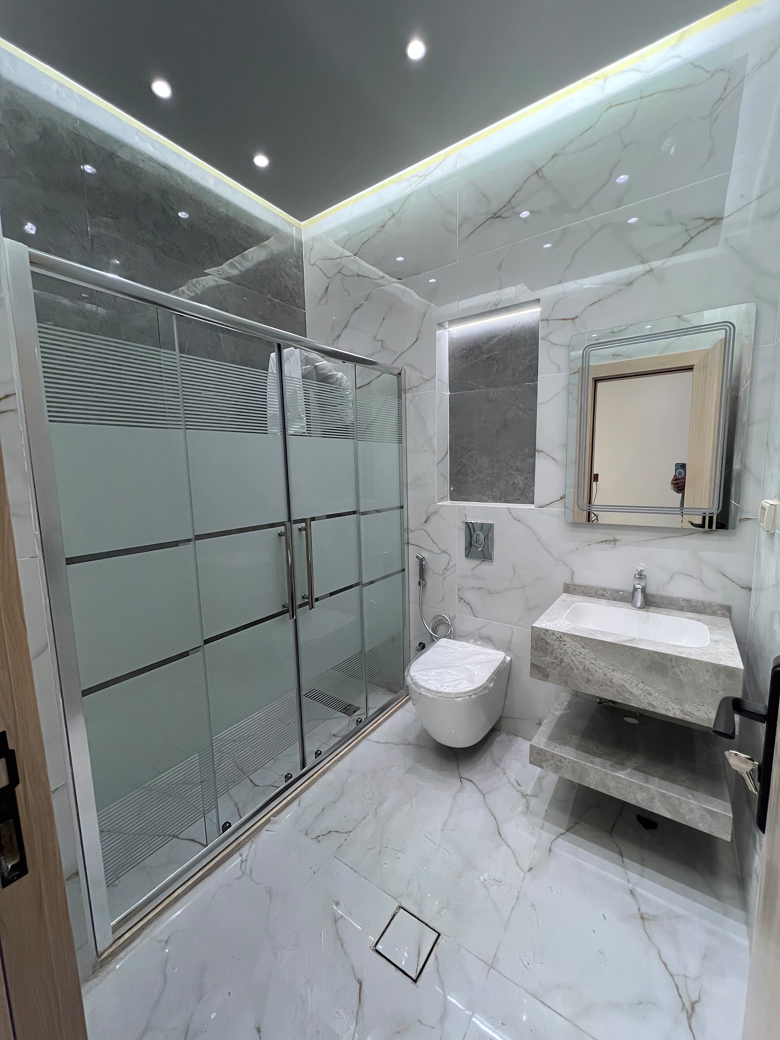 شقة في عمان - البنيات  - 84,000 دأ - صورة 1