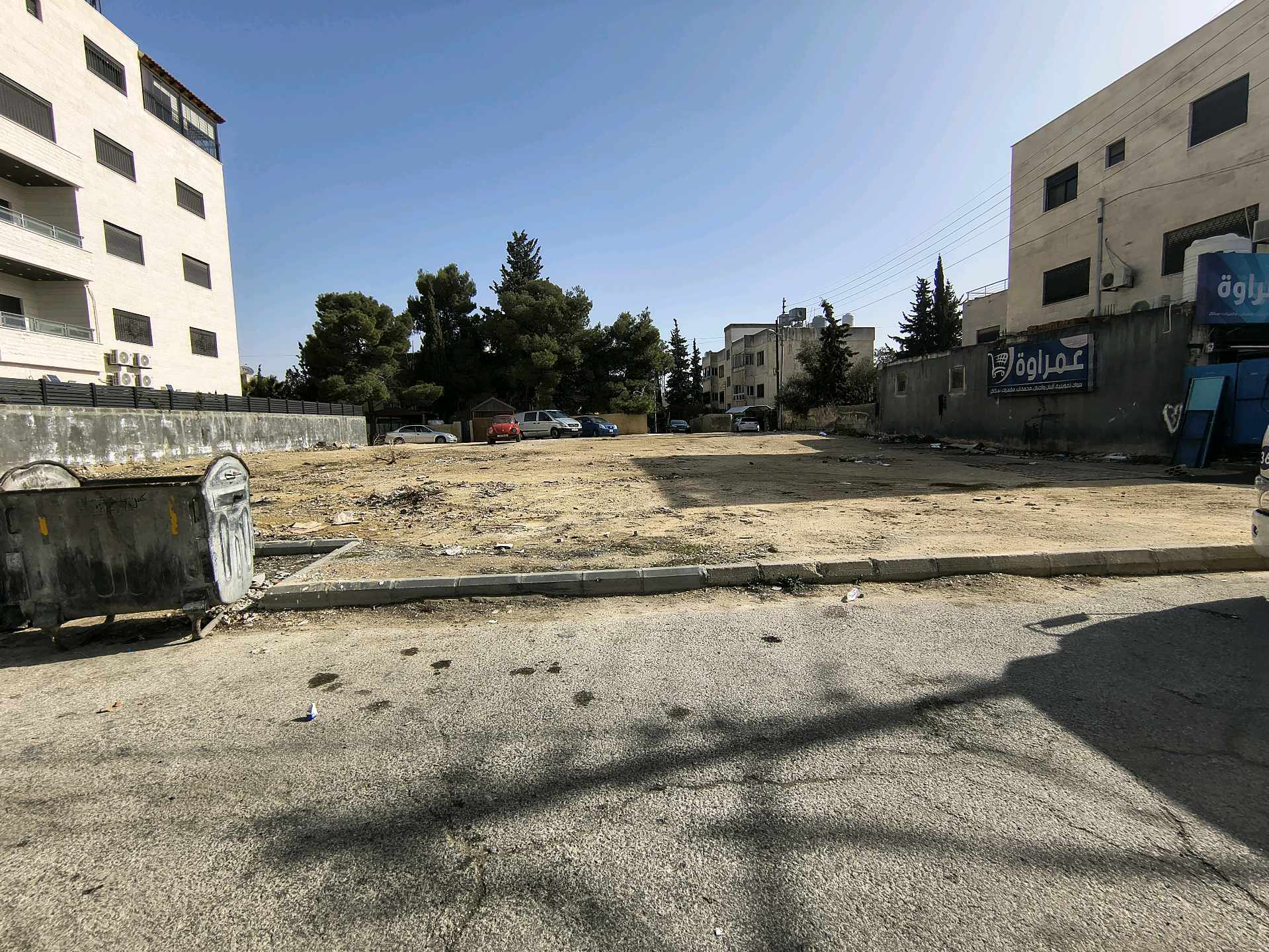 أرض في الجبيهه خلف صالة اليوسفي  - 360,000 دأ - صورة 1