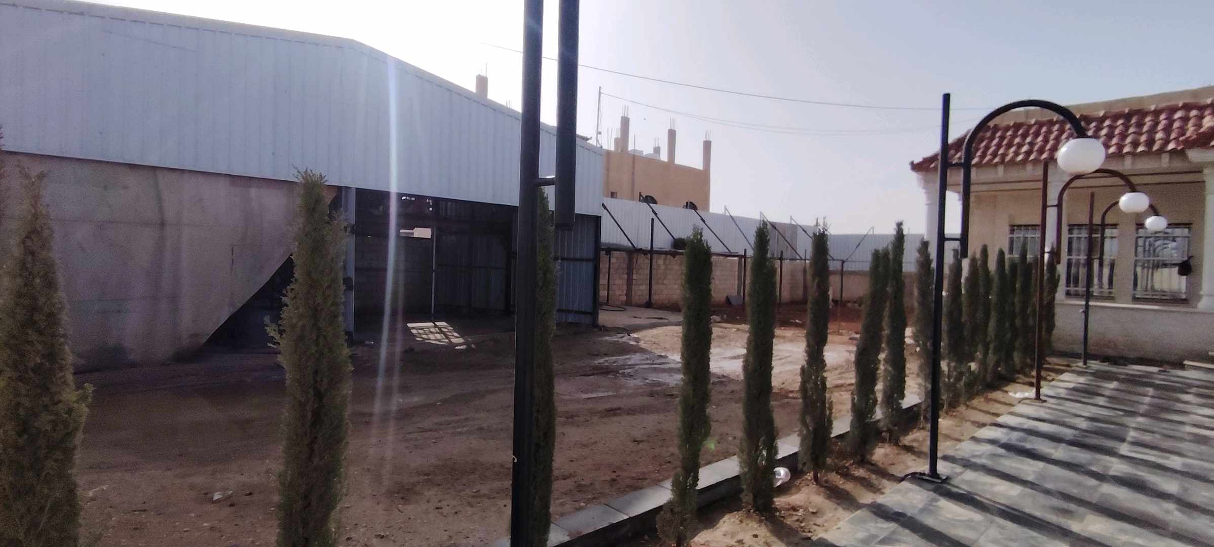 مبنى في الموقر الزميلات  - 100,000 دأ - صورة 1